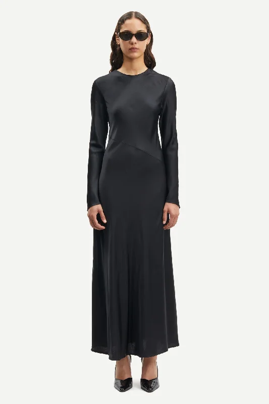 Madeleine dress in black