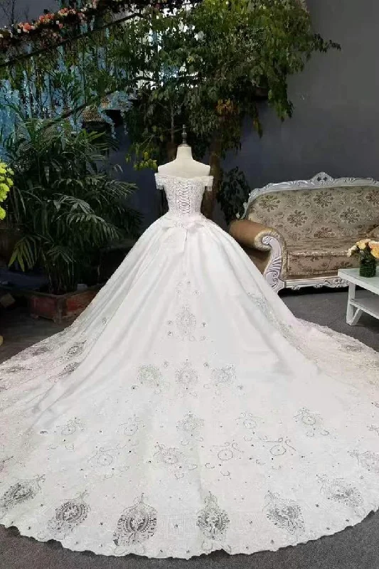 New Arrival Satin Boat Neck Wedding Dresses Lace Up With Appliques And Beadings Floral Print girly